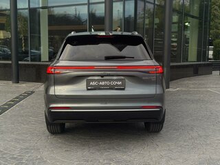 2026 Geely EX5 Гибрид EM-R, серый, 3829990 рублей, вид 4
