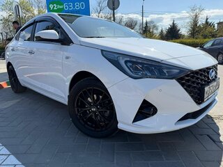 2021 Hyundai Solaris II Рестайлинг, белый, 1860000 рублей, вид 1