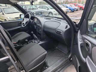 2023 Lada (ВАЗ) Niva Travel I, чёрный, 974000 рублей, вид 4