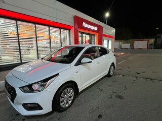 2017 Hyundai Solaris II, белый, 950000 рублей, вид 1