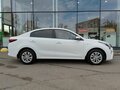 2021 Kia Rio IV Рестайлинг, белый, 1930000 рублей - вид 3