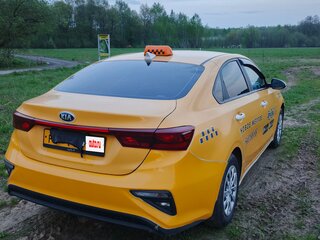 2021 Kia Cerato IV, жёлтый, 995000 рублей, вид 4