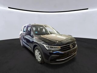 2022 Volkswagen Tiguan II Рестайлинг, чёрный, 2272000 рублей, вид 4