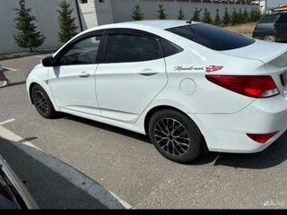 2016 Hyundai Solaris I Рестайлинг, белый, 920000 рублей, вид 5