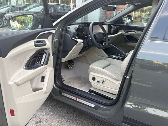 2026 Audi Q5 L III (GU), серый, 5720000 рублей - вид 9