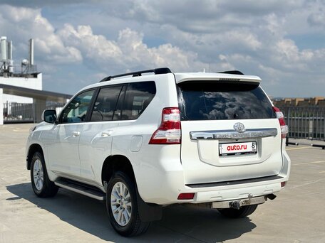 2017 Toyota Land Cruiser Prado 150 Series Рестайлинг 2, белый, 3938880 рублей, вид 3