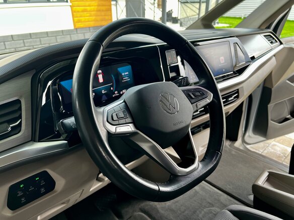 2022 Volkswagen Multivan T7, серебристый, 4550000 рублей - вид 8