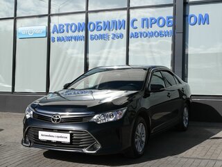2015 Toyota Camry VII (XV50) Рестайлинг, серый, 1899000 рублей, вид 1
