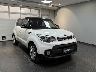 2017 Kia Soul II Рестайлинг, белый, 1620000 рублей, вид 3