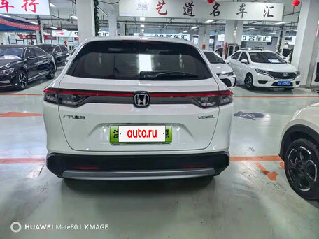 2023 Honda Vezel II, белый, 1740000 рублей, вид 3