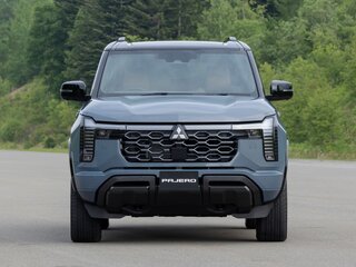 2026 Mitsubishi Pajero V, серый, 8421000 рублей, вид 3