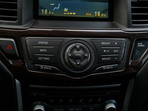 2016 Nissan Pathfinder IV, серый - вид 23