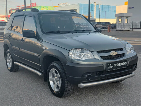 2015 Chevrolet Niva I Рестайлинг, серый, 620000 рублей - вид 2