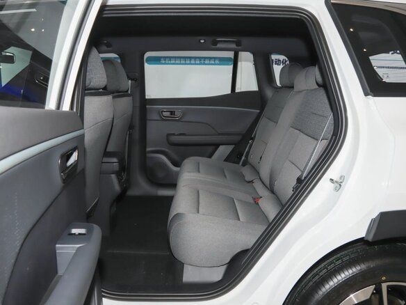 2026 Toyota bZ3X 58.3 kWh, серебристый, 2700000 рублей - вид 11