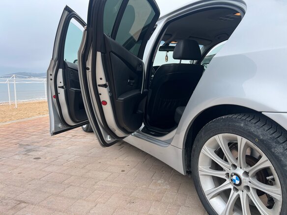 2004 BMW 5 серии 520i V (E60/E61), серебристый - вид 11