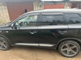 2017 Mitsubishi Outlander III Рестайлинг 2, чёрный, 1450000 рублей, вид 4