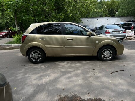 2011 Kia Rio II Рестайлинг, бежевый, 519000 рублей, вид 3