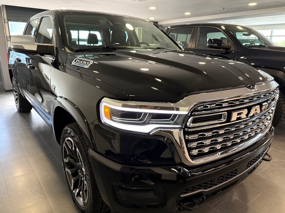2026 Ram 1500 Crew Cab eTorque V Рестайлинг, чёрный, 11290000 рублей - вид 4