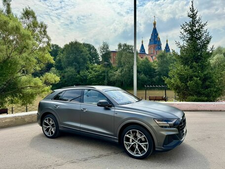 2019 Audi Q8 50 TDI I (4M), серый, 6500000 рублей, вид 5