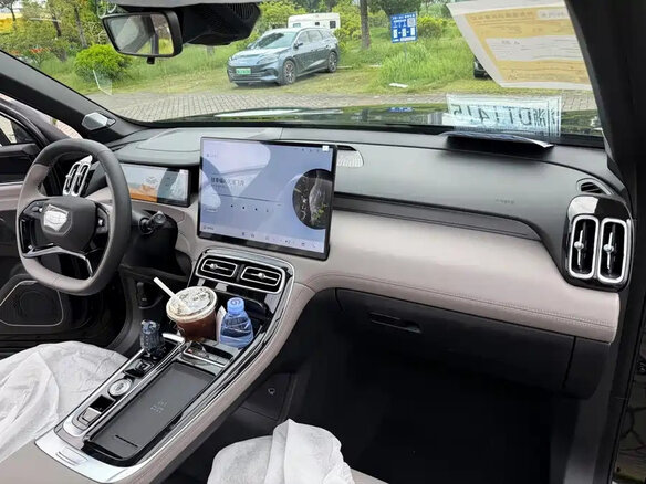 2025 Geely Boyue L I Рестайлинг, чёрный, 2590017 рублей - вид 15