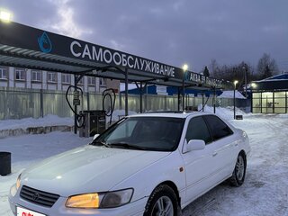 1998 Toyota Camry IV (XV20), белый, 400000 рублей, вид 1