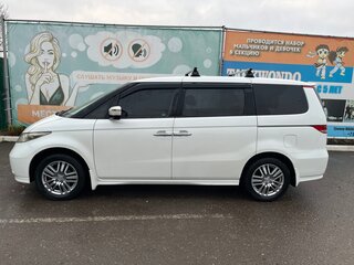 2005 Honda Elysion I, белый, 1200000 рублей, вид 4