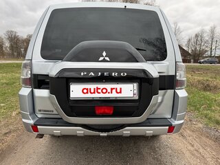 2015 Mitsubishi Pajero IV Рестайлинг 2, серебристый, 2999999 рублей, вид 5
