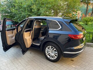 2019 Volkswagen Touareg III, синий, 6300000 рублей, вид 4