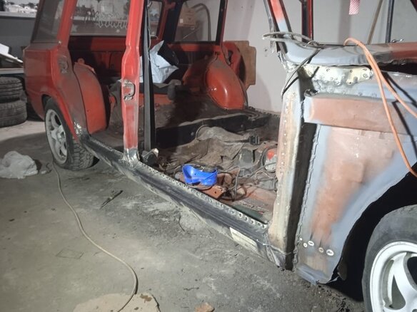 1981 Lada (ВАЗ) 2102, красный, 50000 рублей - вид 4