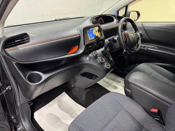 2018 Toyota Sienta II, чёрный, 1390000 рублей - вид 25