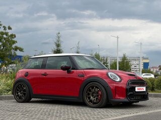 2021 Mini Hatch Cooper S III (F55/F56) Рестайлинг 2, красный, 3500000 рублей, вид 2