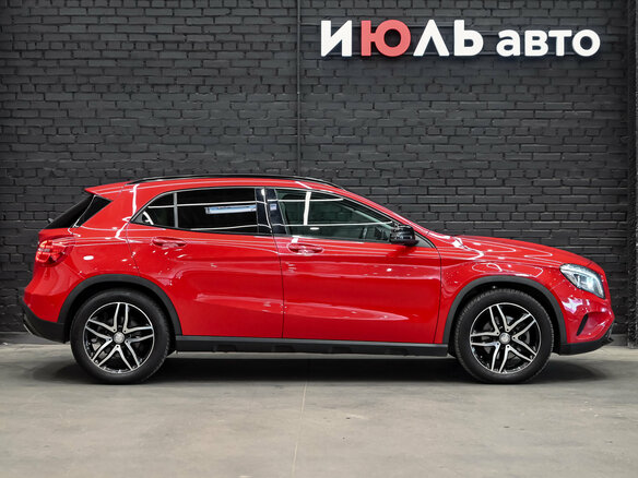 2014 Mercedes-Benz GLA 250 I (X156), красный - вид 9