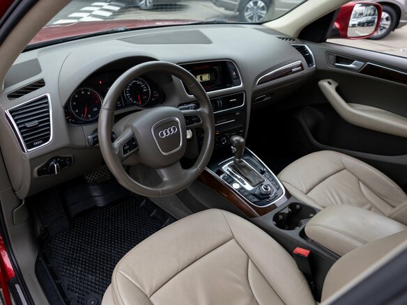 2010 Audi Q5 I (8R), красный, 1395000 рублей - вид 12