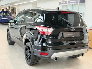 2017 Ford Kuga II Рестайлинг, чёрный, 1224000 рублей, вид 4
