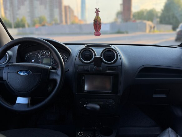 2007 Ford Fiesta Mk5, красный, 369000 рублей - вид 10