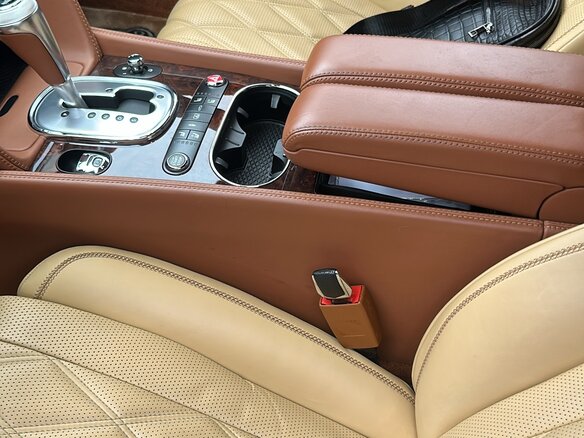 2014 Bentley Flying Spur II, пурпурный, 4100000 рублей - вид 7