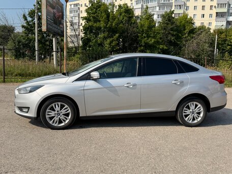 2015 Ford Focus III Рестайлинг, серебристый, 1090000 рублей, вид 2
