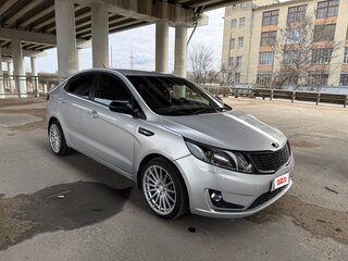 2013 Kia Rio 4-speed III, серебристый, 950000 рублей, вид 5