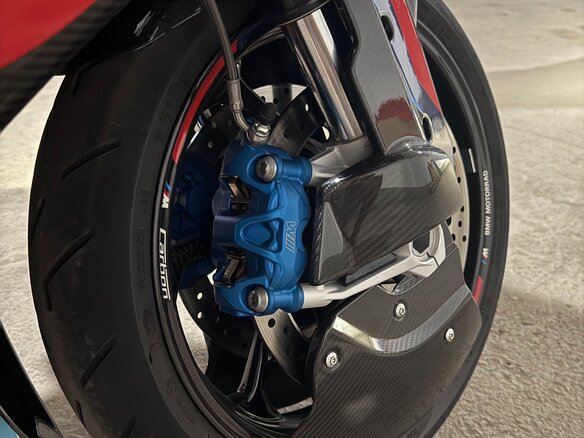 2023 BMW M 1000 RR, чёрный, 4271844 рублей - вид 10