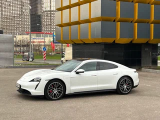 2020 Porsche Taycan 4S I, белый, 6450000 рублей, вид 1