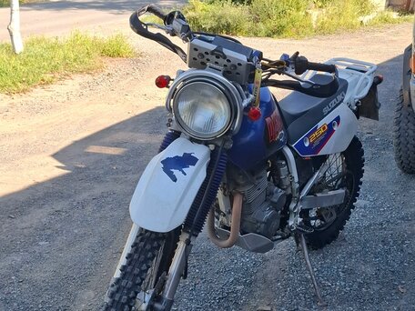 1998 Suzuki Djebel 250, белый, 210000 рублей, вид 1
