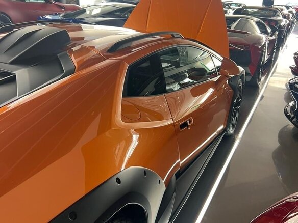 2023 Lamborghini Huracán Sterrato I Рестайлинг, оранжевый, 43900000 рублей - вид 17
