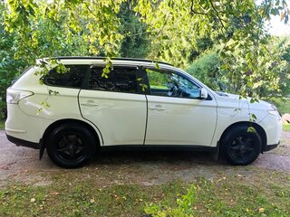 2014 Mitsubishi Outlander III, белый, 1150000 рублей, вид 2