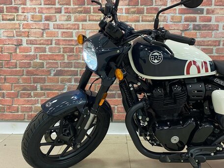 2026 Royal Enfield Shotgun, белый, 741000 рублей, вид 4