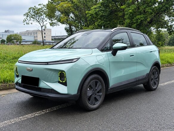 2025 Geely Geometry E 39.4 kWh, зелёный, 1335000 рублей - вид 1