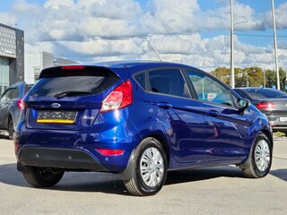 2016 Ford Fiesta Mk6 Рестайлинг, синий, 800000 рублей, вид 5