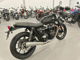 2023 Triumph Speed Twin, чёрный, 930000 рублей, вид 3