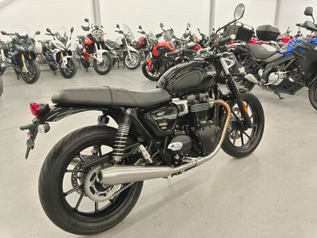 2023 Triumph Speed Twin, чёрный, 930000 рублей, вид 3