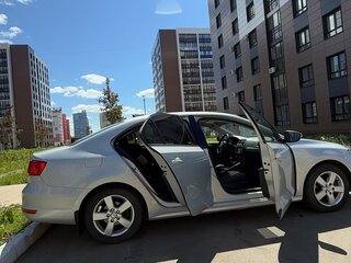 2011 Volkswagen Jetta VI, серебристый, 780000 рублей, вид 3