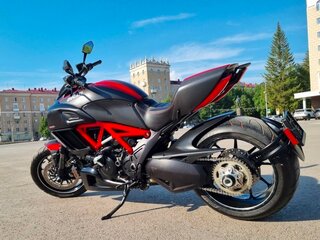 2014 Ducati Diavel Carbon, красный, 1150000 рублей, вид 3